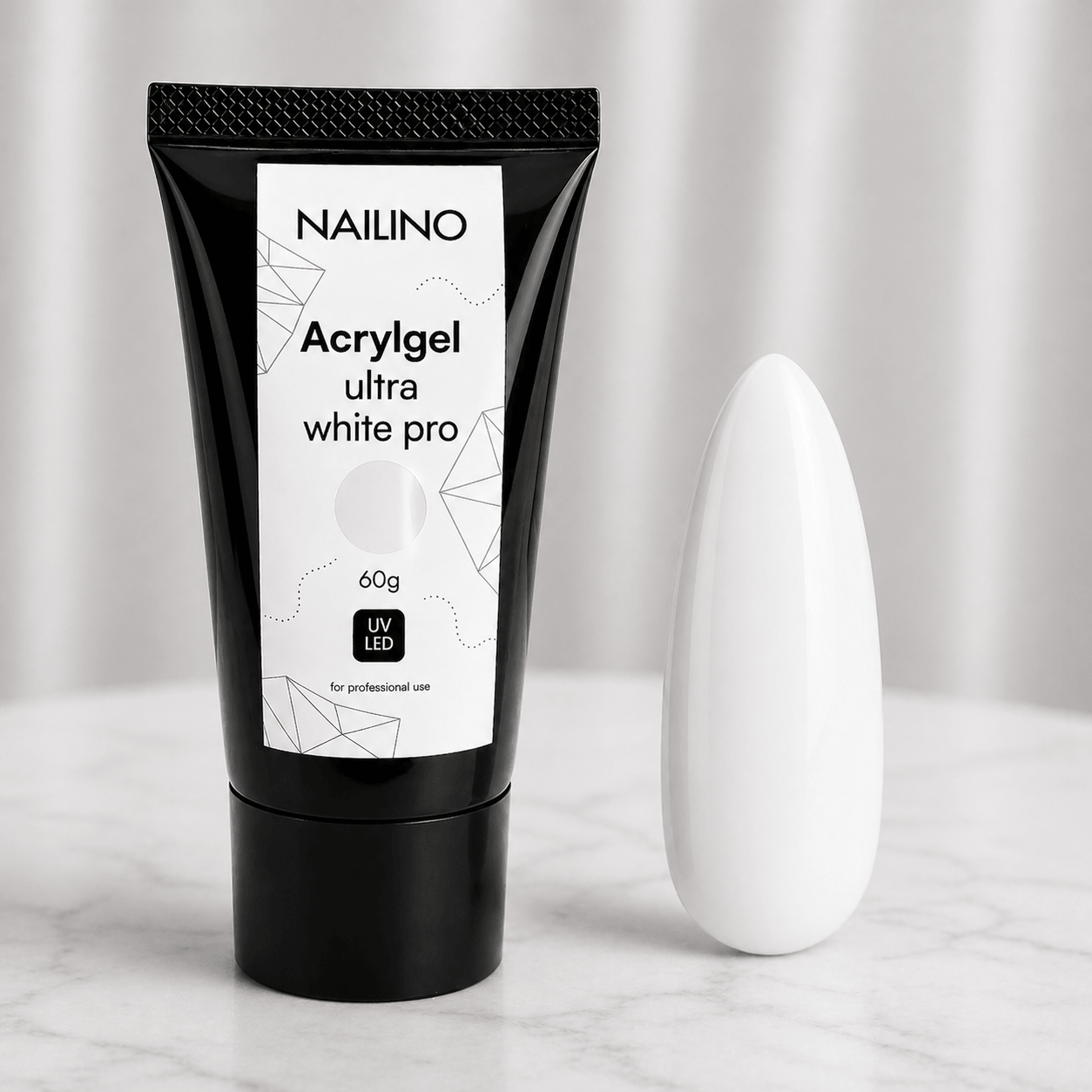 NAILINO Acrylgel Ultra White Pro Tubenbild mit UV LED Anwendung für professionelle Nutzung.