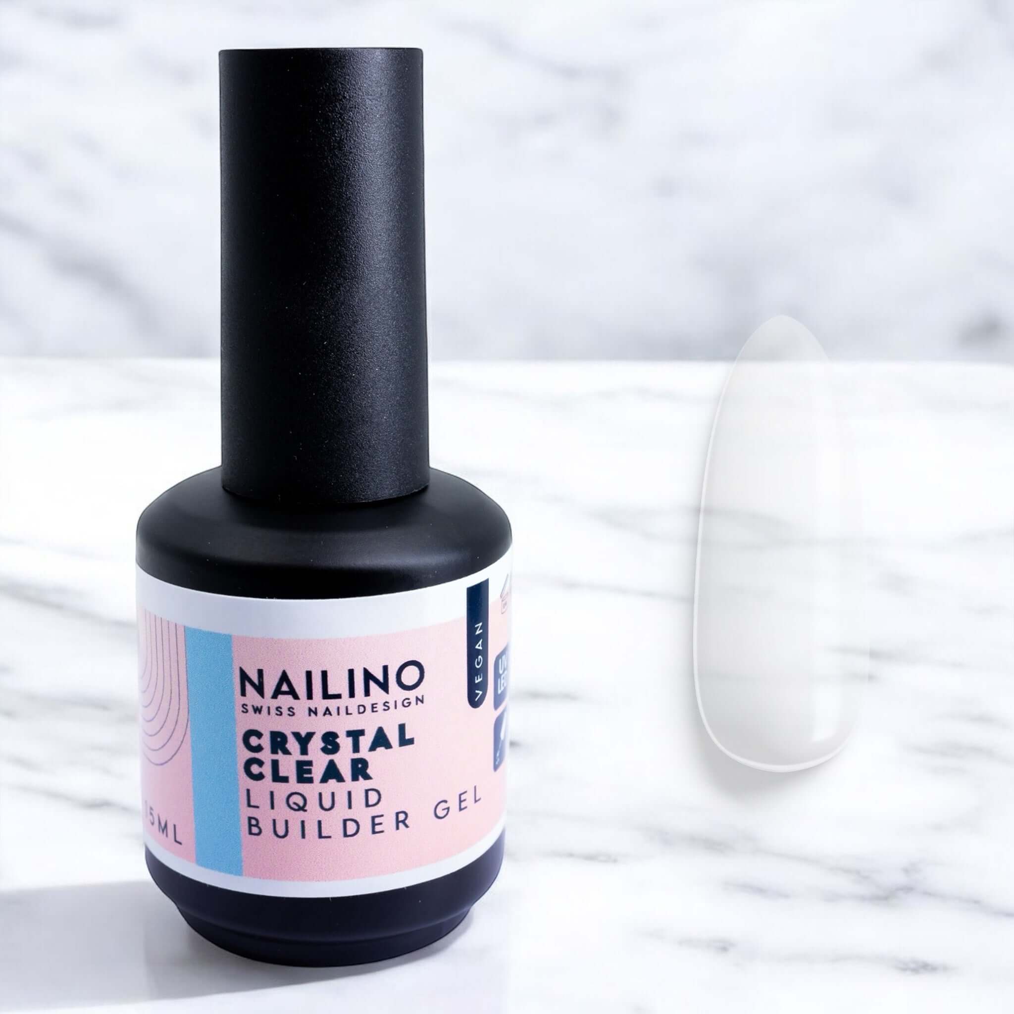 Das NAILINO Liquid Builder Gel – Crystal Clear ist der absolute Alleskönner in Sachen Nageldesign. Die transparente Formel eignet sich perfekt, wenn du den Naturnagel durchscheinen lassen möchtest oder eine neutrale Basis für farbenfrohe Kreationen brauchst.