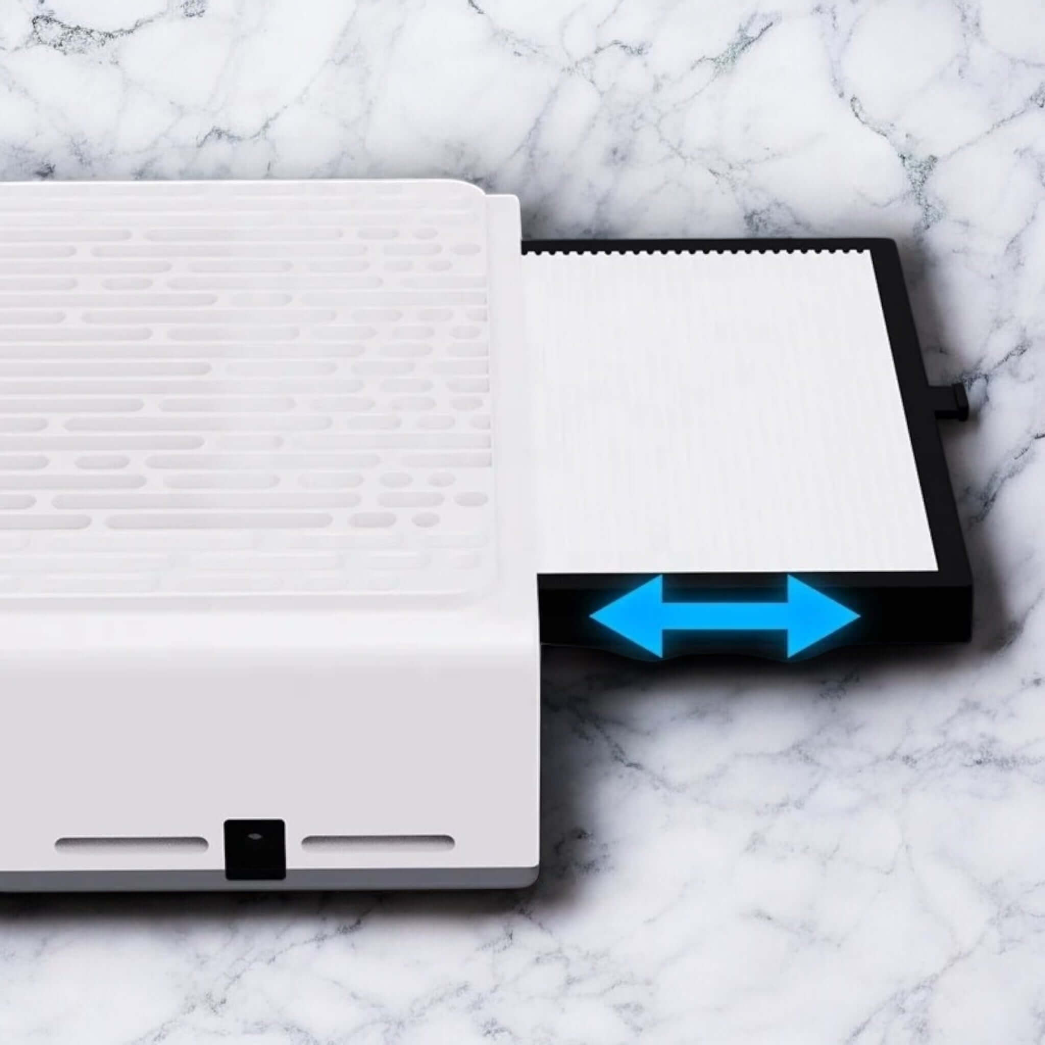 Detailaufnahme des Filtereinschubs bei einem Nagelstaub-Absauger mit herausziehbarem Filter