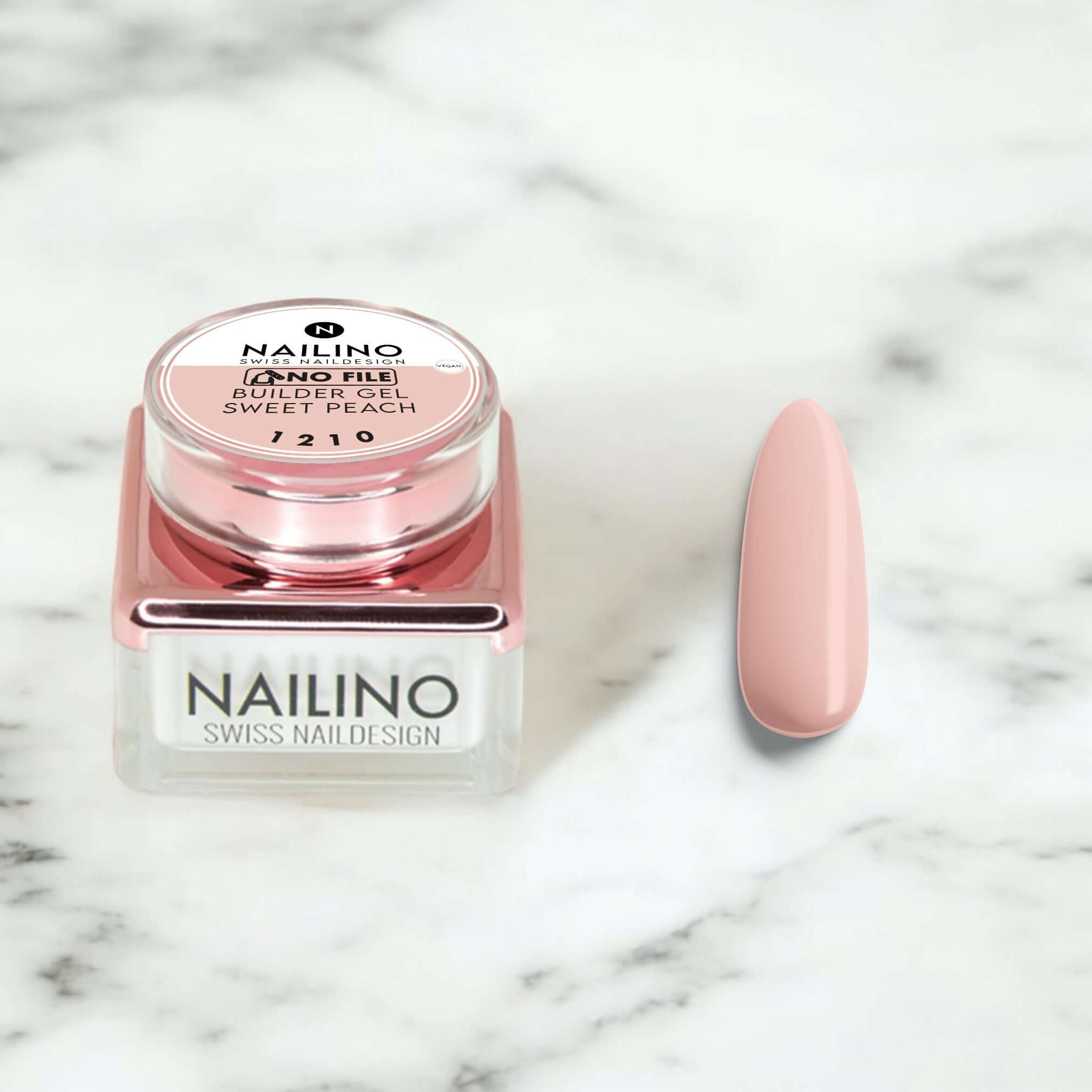 Das NAILINO No File Builder Gel Sweet Peach bringt all diese Assoziationen auf deine Nägel, ohne komplizierte Arbeitsschritte und ohne Feilstaub, der dir den Spass verdirbt. Dieses Produkt richtet sich an alle, die eine professionelle Nagelmodellage lieben, aber keinen unnötigen Aufwand betreiben möchten