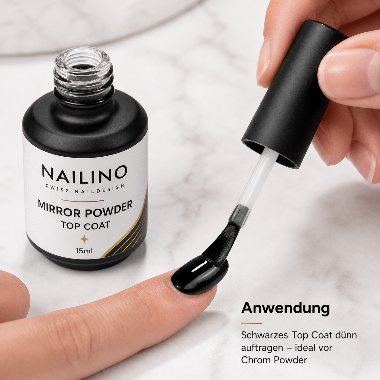 NAILINO Mirror Powder Top Coat - Schwarzes Top Coat für Chrom Powder auf Nägeln angewendet