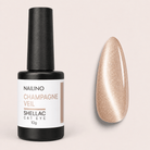 NAILINO Shellac Cat Eye Champagne Veil - 10g Flasche mit Cat-Eye Schimmer und Nagellackfarbe auf Nägeln.