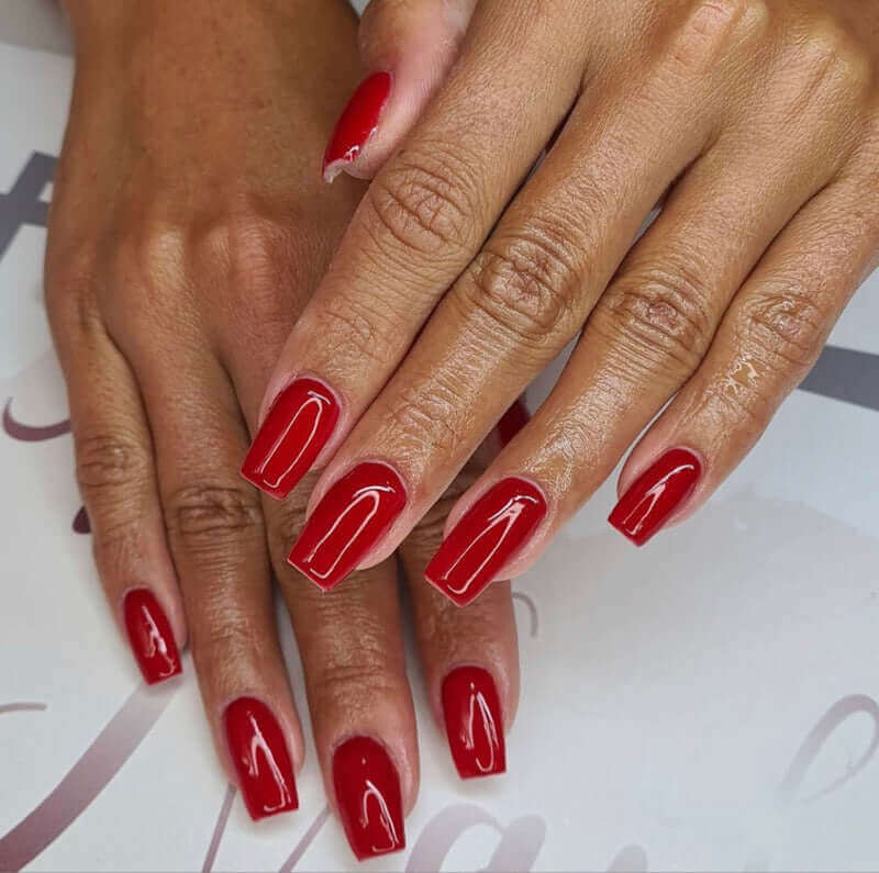 Nailset mit Simply Red Farbgel.